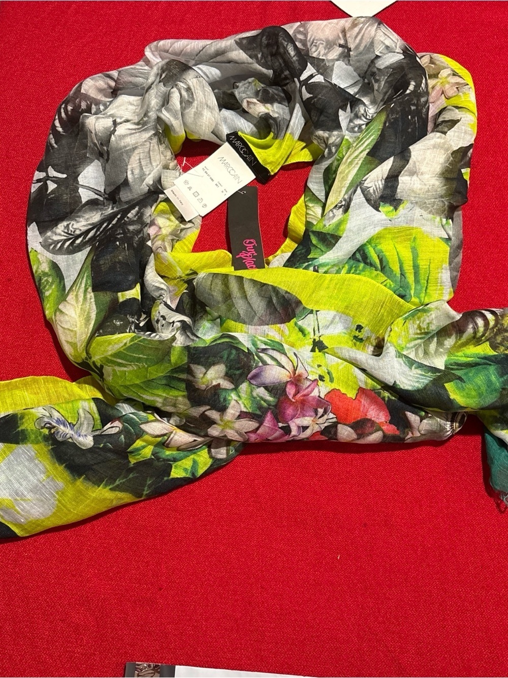 Marc Cain silk and Linen scarf green & black